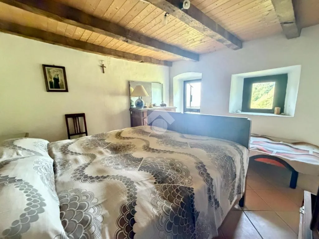 Bedrooms - Historic Semidetached House with Balconies in Urida