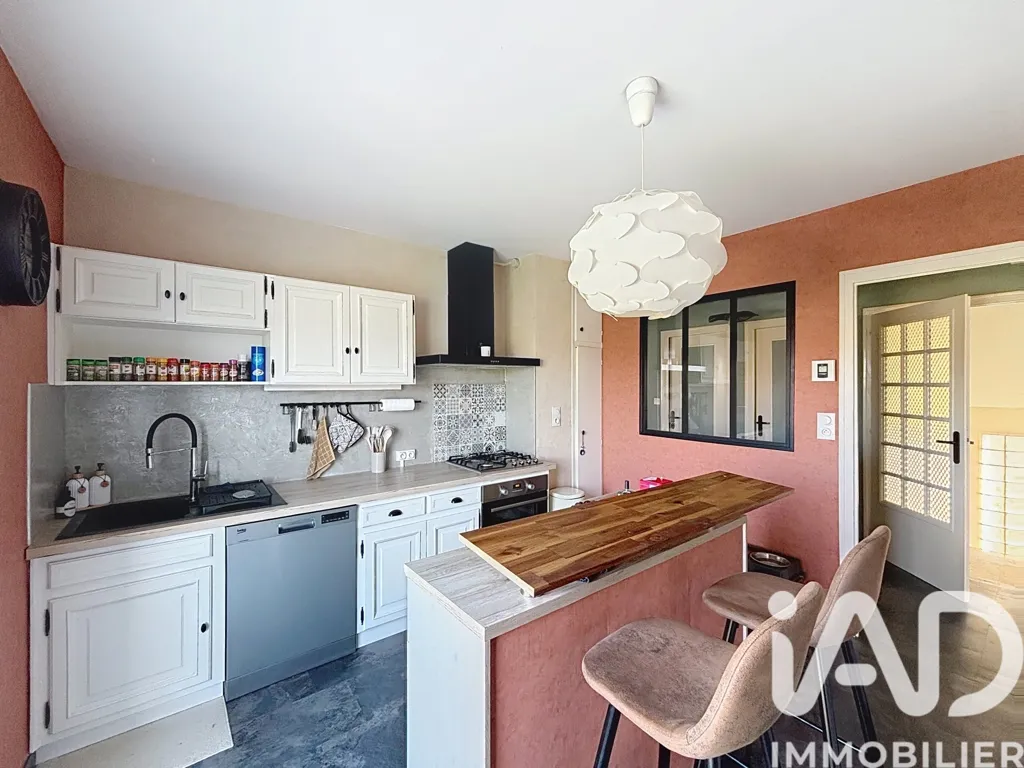 Kitchen - Traditional House with Pool in Cousance