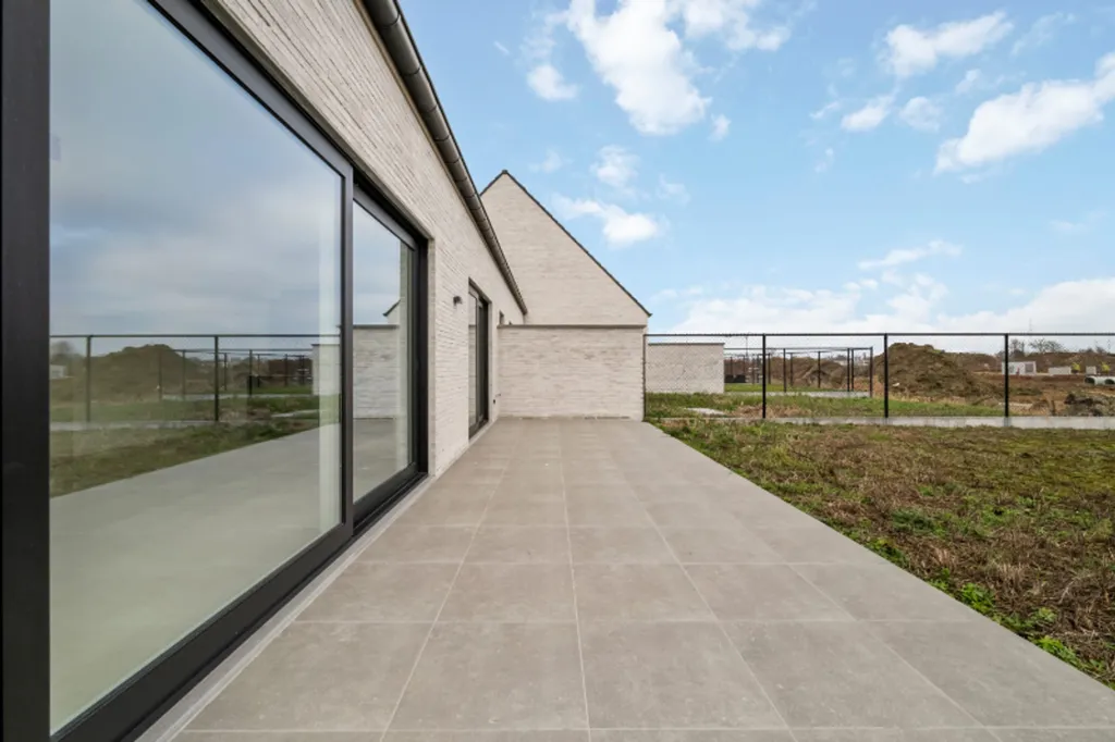 Terrasse - Nouvelle Construction Semi-ouverte avec Terrasse à Hooglede