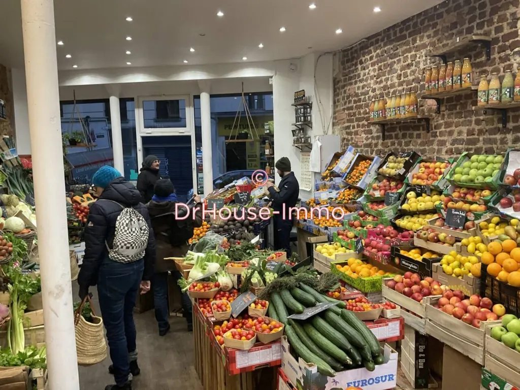 Rooms - Shop with Basement in Paris 18th