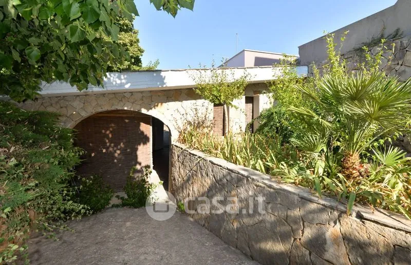 Giardino - Modern Villa with Garden in Torricella