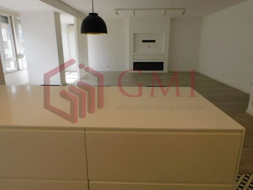Cuisine - Luxury Flat with Private Box in Loures