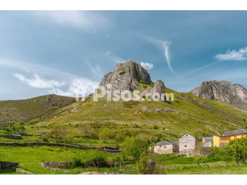 Rustic House with Panoramic Views in Quintanilla de Babia