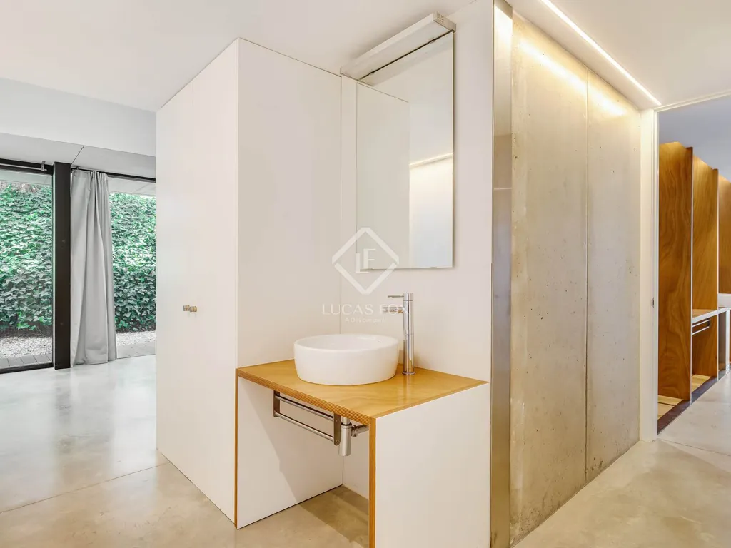 Vannitoad - Minimalist Villa with Infinity Pool in El Golf, Sant Cugat