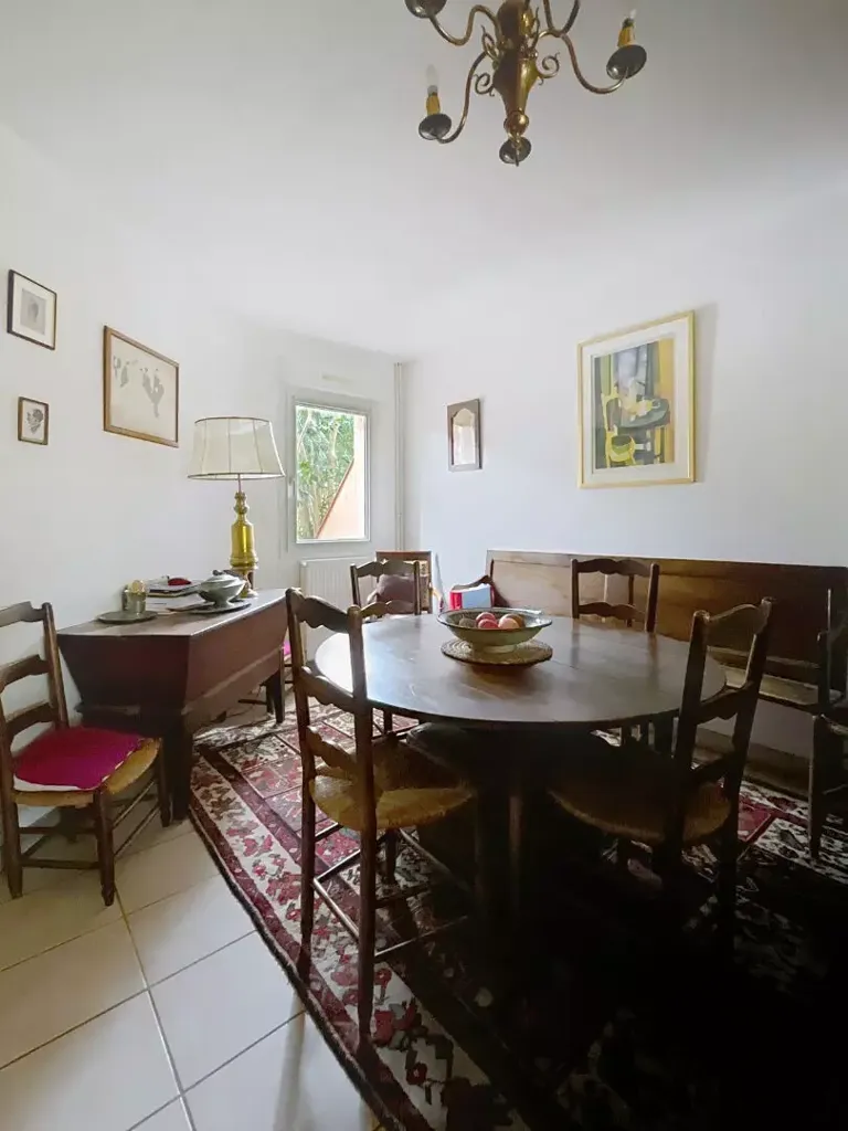 Söögituba - Four-Bedroom House with Garden in Colomiers