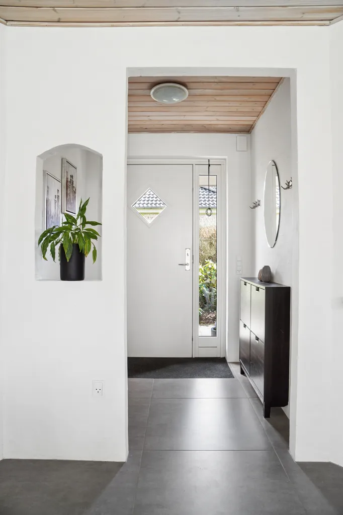 Esik - Modernised Villa with Carport in Herning