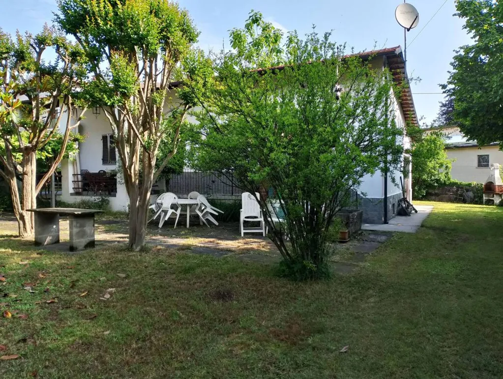 Garden - Independent Villa with Private Garden in Barge