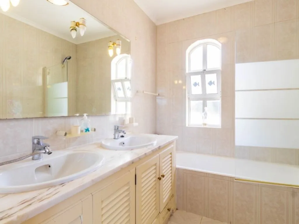 Salles de bain - Luxury Villa with Pool in Alcantarilha