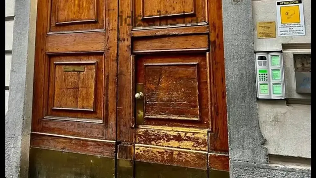 Esik - Rented Studio in Private Street, Milan