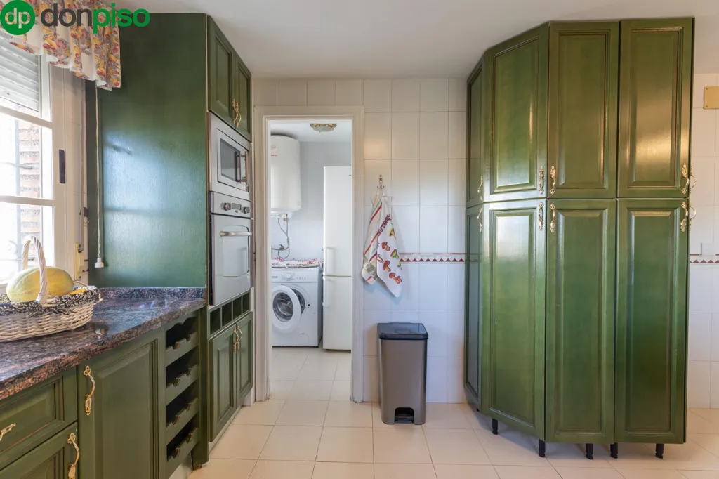 Cuisine - Luxury Detached House with Pool in Zubia