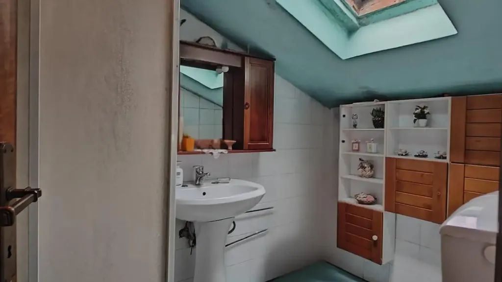 Salles de bain - Bifamiliar Villa with Garden in Cerreto Guidi