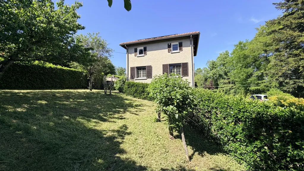 Jardin - Villa avec Panneaux Solaires à Dardilly
