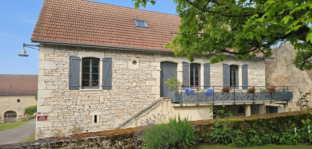 Välivaade - Rustic Village House with Garden in Ambeyrac