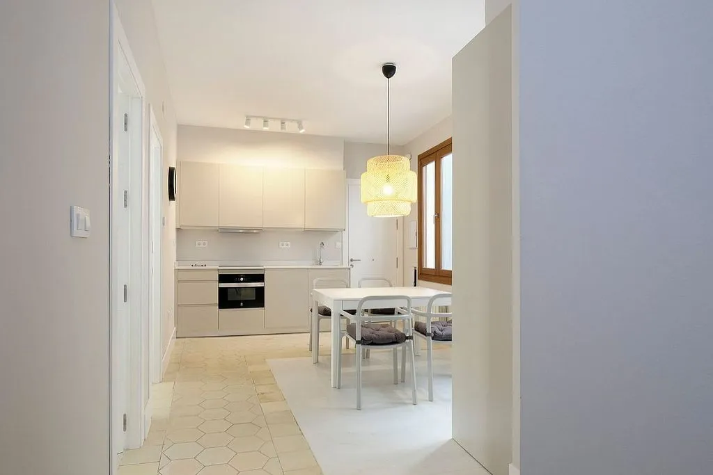 Söögituba - Modern Flat with Balcony in Gran Vía de Colón, Granada