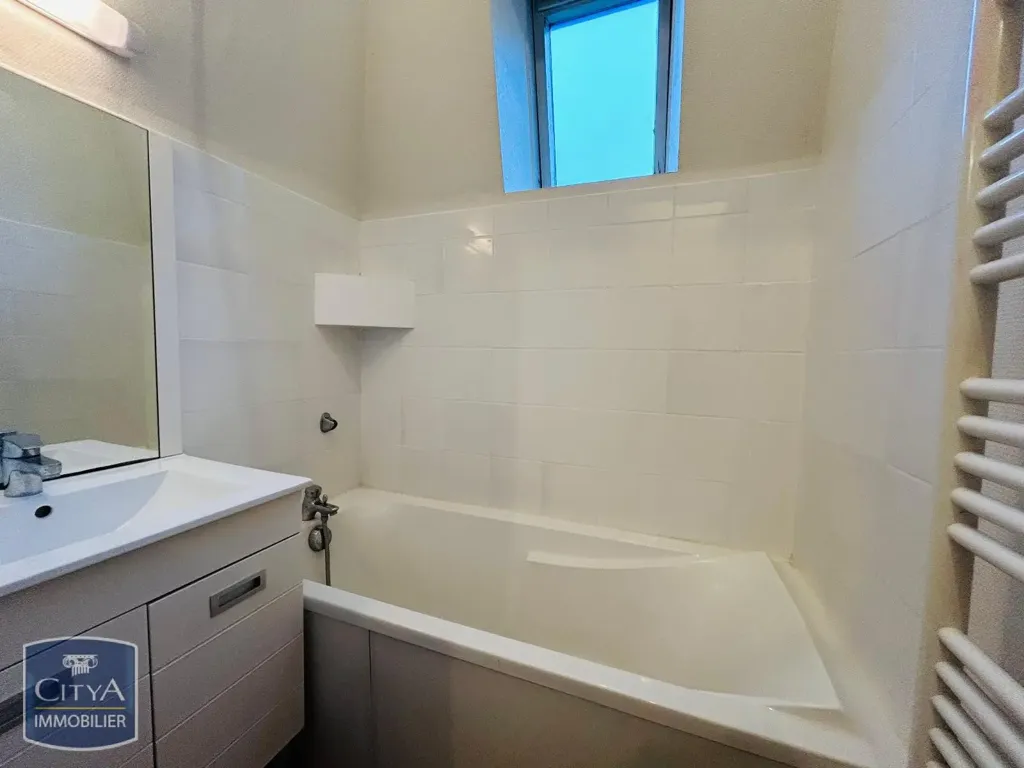 Vannitoad - City Centre Flat with Proximity to Chartres Station
