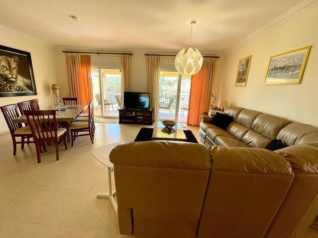 Elutuba - Modern Penthouse with Pool in Mijas Golf