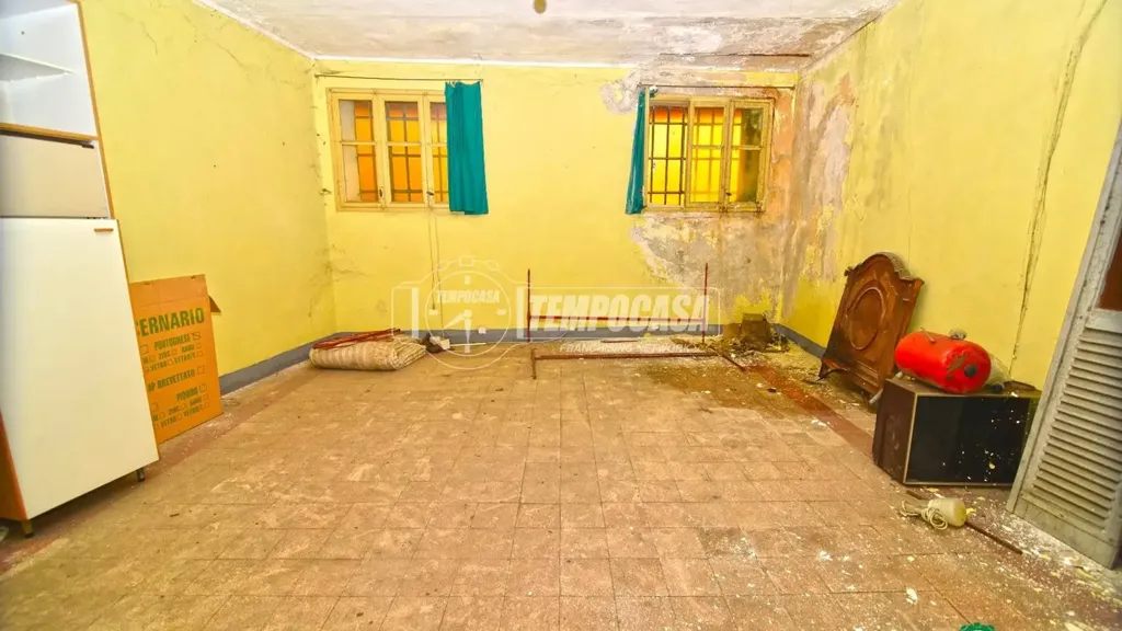 Toad - Independent House with Balcony in Rocca Canavese