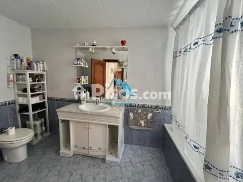 Vannitoad - Chalet with Development Potential in L'Eixample