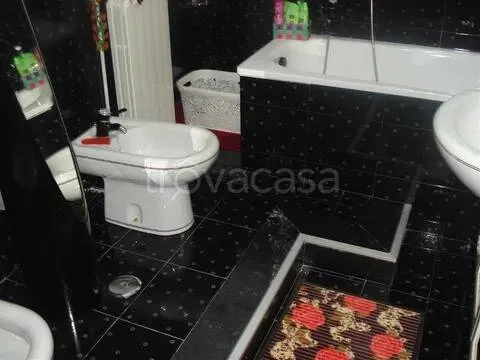 Salles de bain - Apartment with Balcony near Priverno Centre