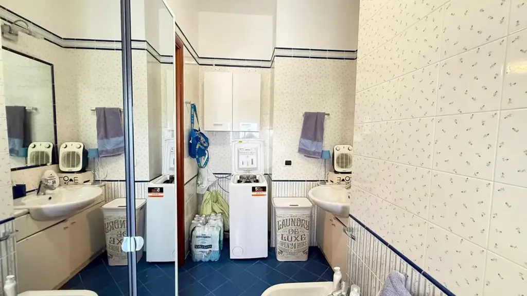 Salles de bain - Rustic Apartment with Balconies in Naples