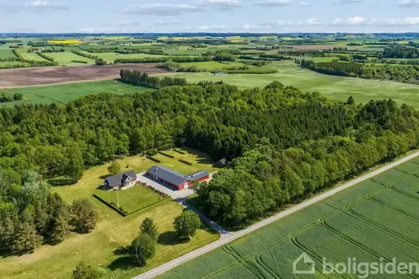 Õhuvaade - Modern House with Kennel in Brønderslev