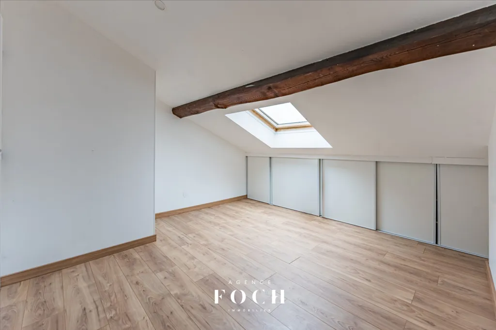 Pièces - Appartement Duplex avec 4 Chambres à Nancy