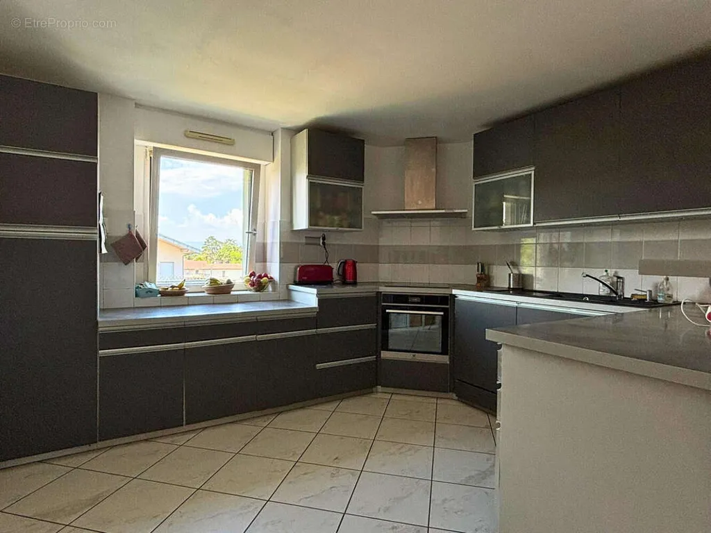 Cuisine - Duplex T4 avec Balcon à Annemasse