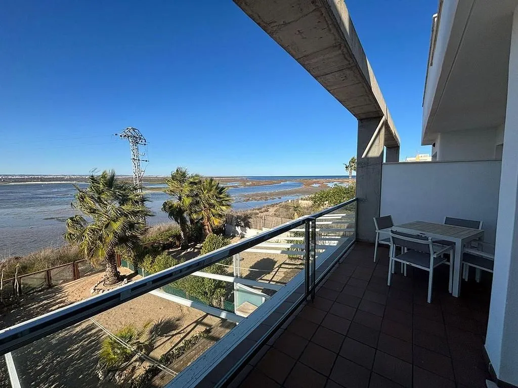 Balcon - Modern Apartment with Sea View in Manga