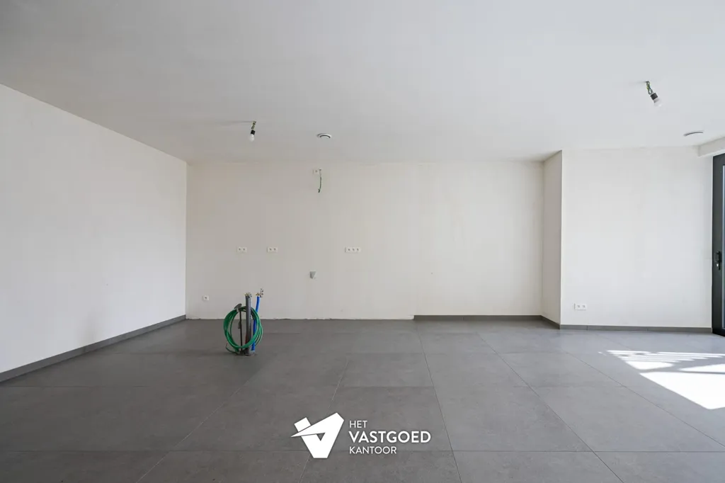 Toad - Ground Floor Apartment with Terrace in Central Location