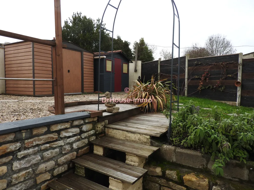 Jardin - Maison de Plain Pied avec Jardin à Sansais