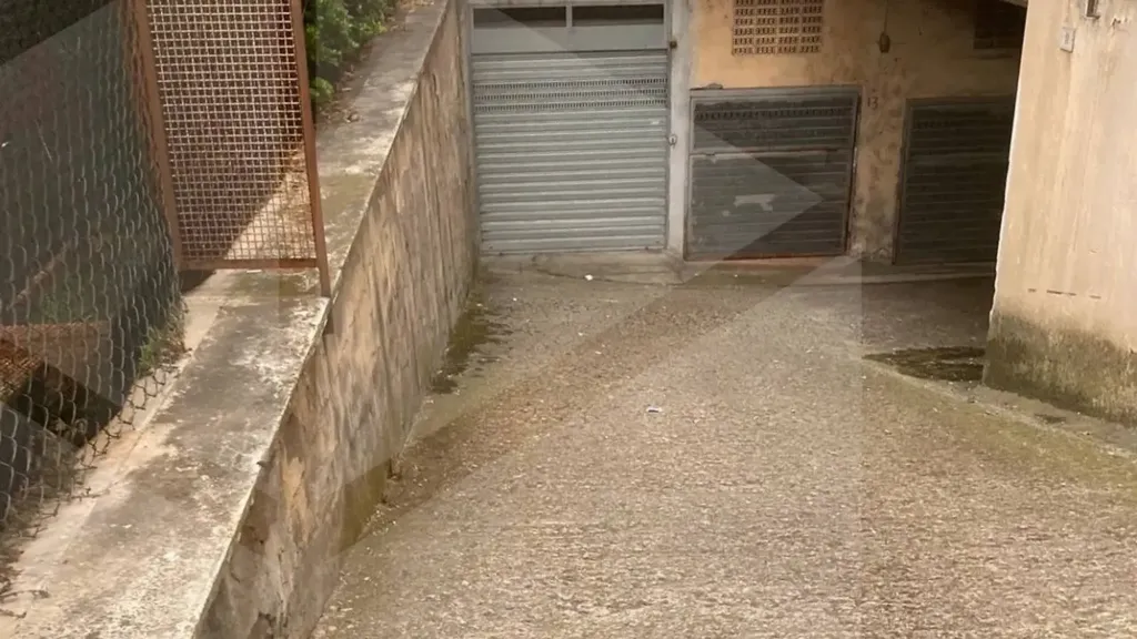 Extérieur - Garage with Parking in Ciampino