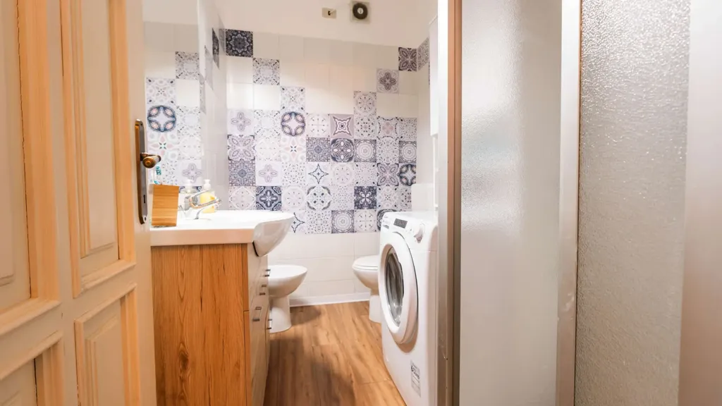Salles de bain - Rustic-Style Apartment with Terrace in Bagnolo Piemonte