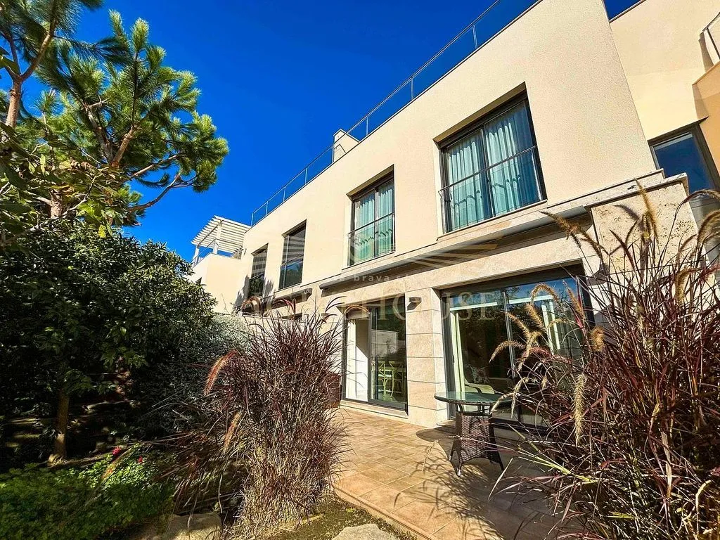 Terrasse - Luxury Townhouse with Pool in Lloret de Mar