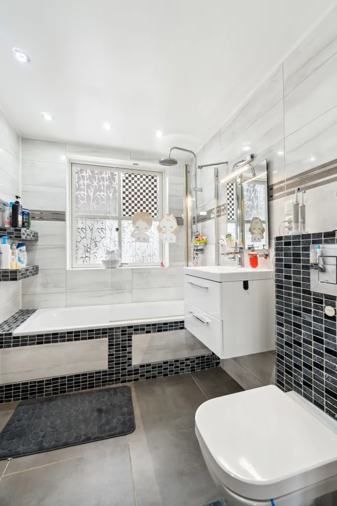 Bathrooms - Villa with Play Area near Give