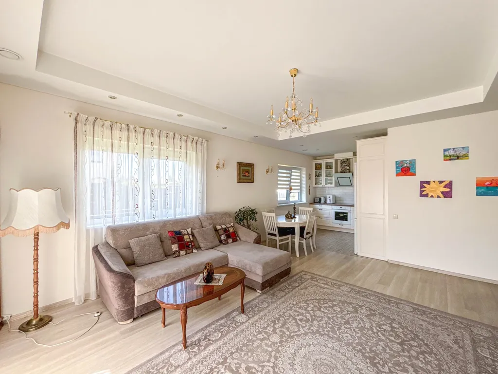 Séjour - Compact House with Terrace in Slengiai