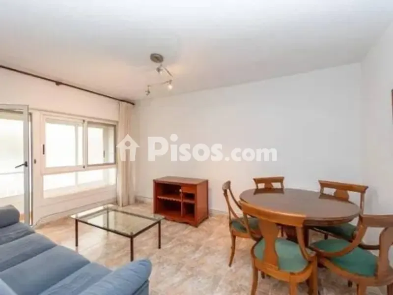 Soggiorno - Classically Styled Flat with Balcony in Traditional Centre