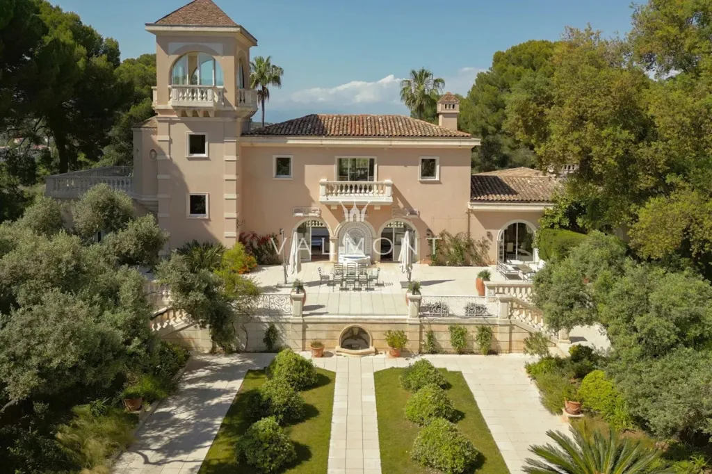 Õhuvaade - Renovated Villa with Private Beach Access in Cap d'Antibes