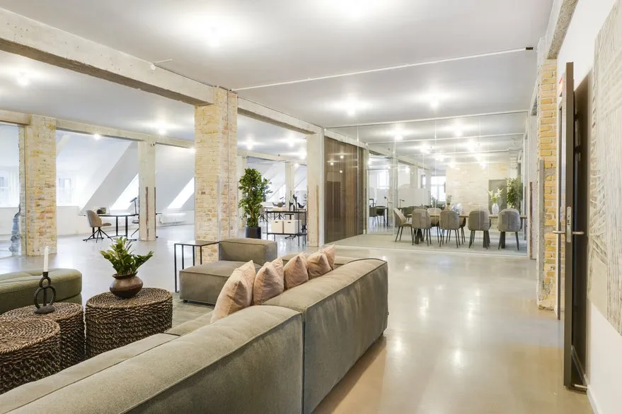 Elutuba - Creative Space with City View in Dynamic District