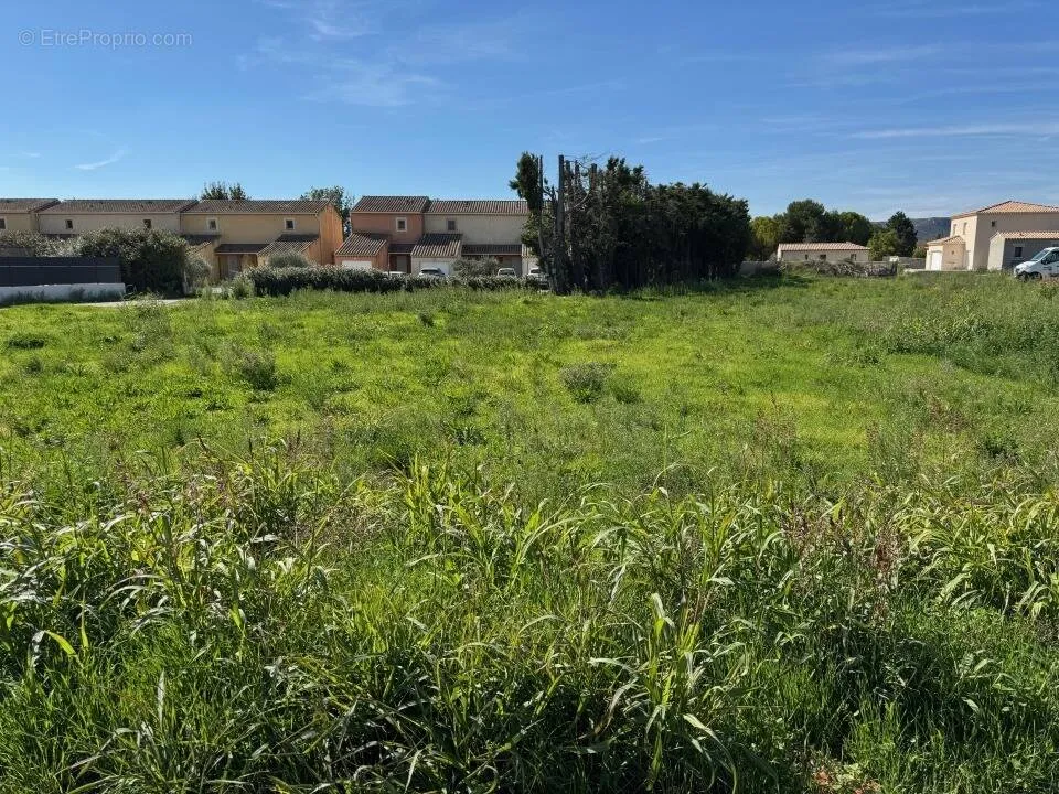 Garden - Buildable Plot with Garden in Tarascon