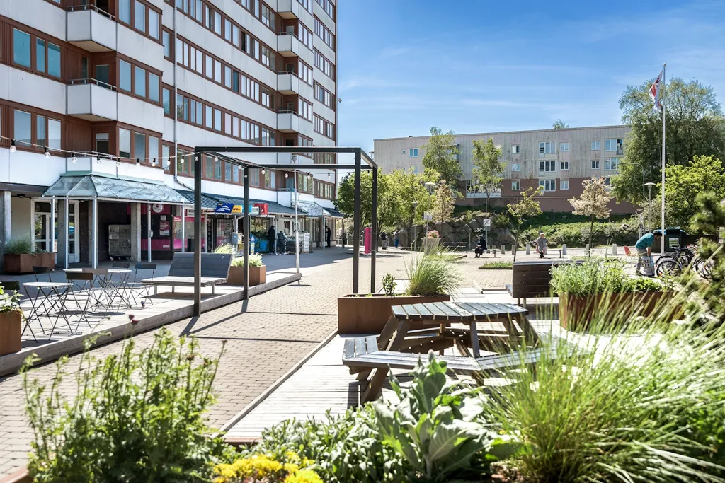 Apartment with West-Facing Balcony in Göteborg