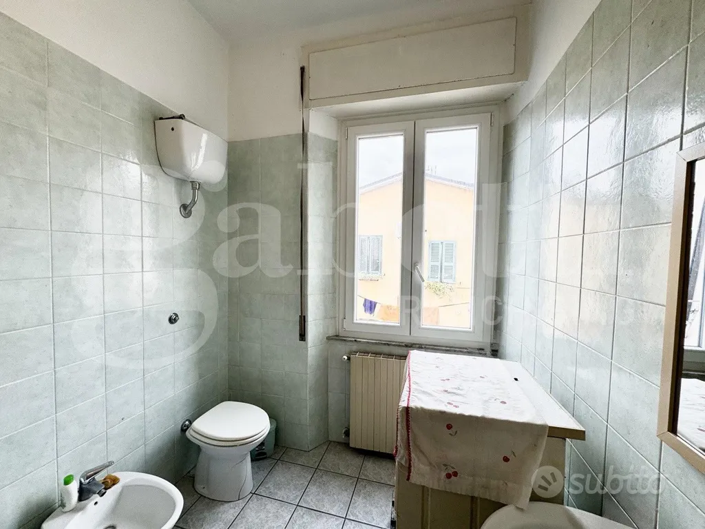 First Floor Flat with Fireplace in Orte