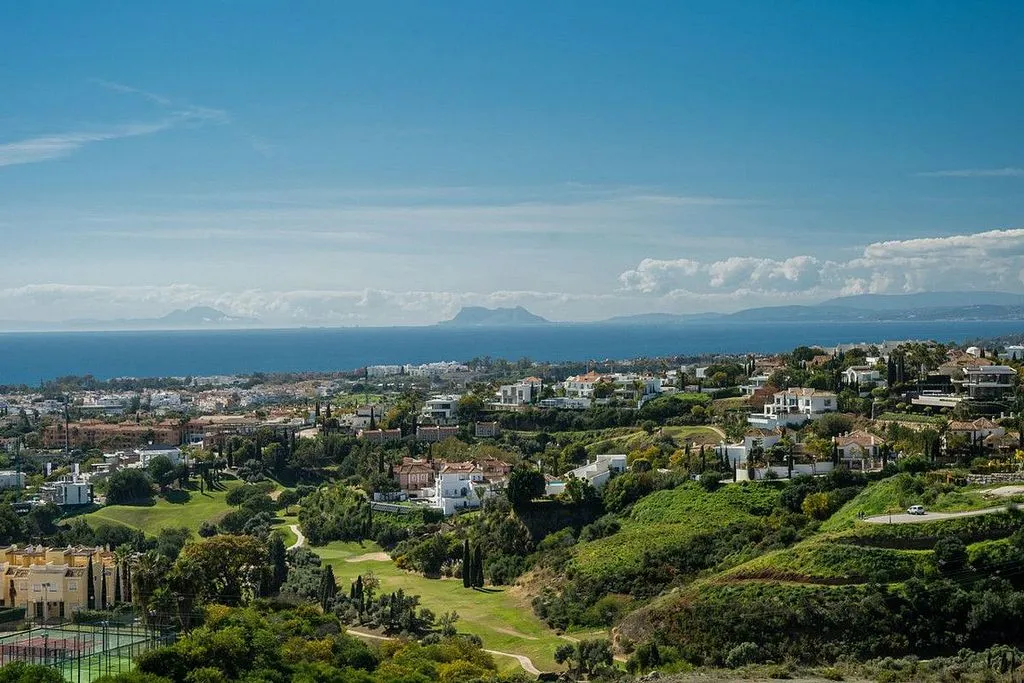 Duplex with Pool and Terrace in Benahavís
