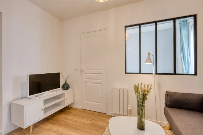 Séjour - Appartement T4 Meublé avec Vue Dégagée au 14ème Arrondissement