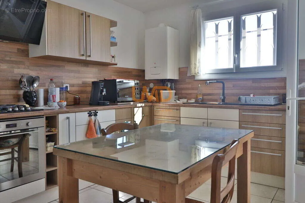 Cuisine - Maison avec Vue Dégagée à Aspères