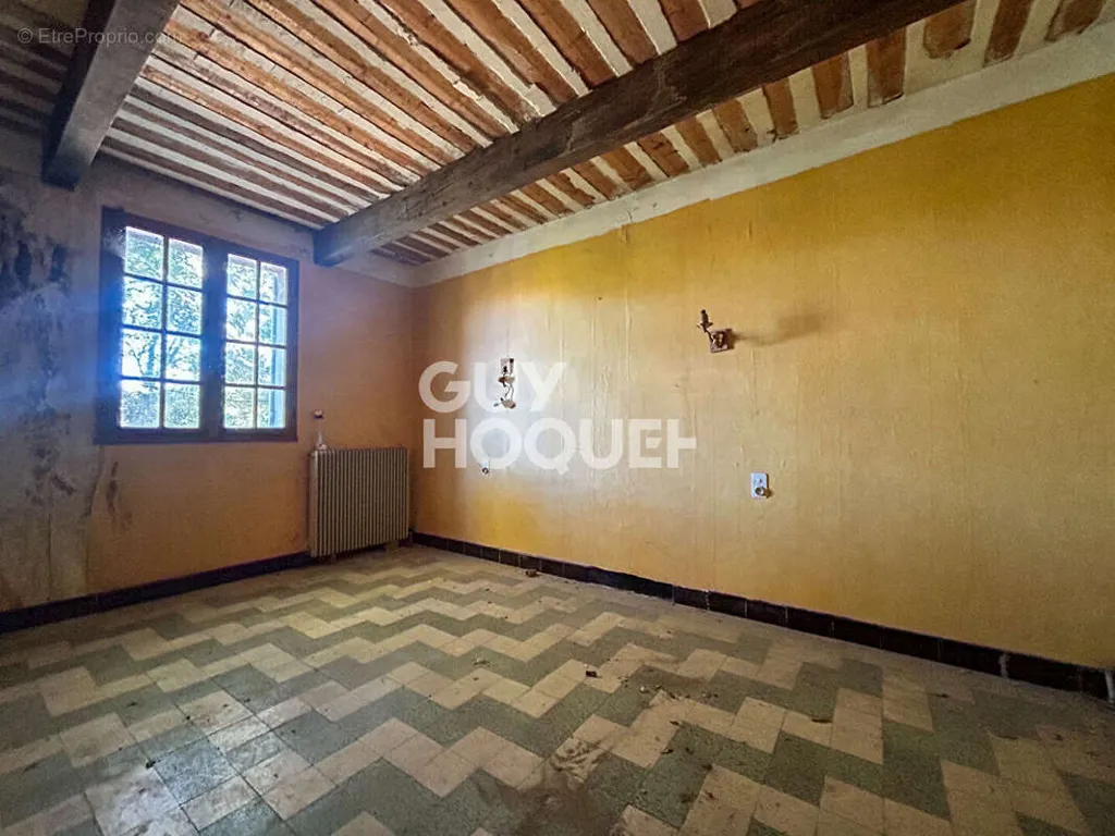 Toad - Historic Bastide with Pool in Robion