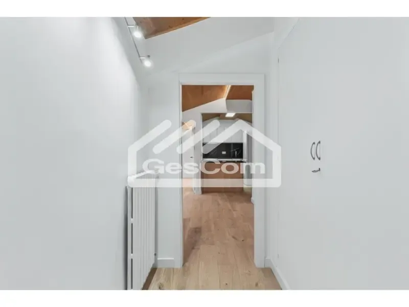 Entrée - Modernised Attic Apartment in Encamp Centre