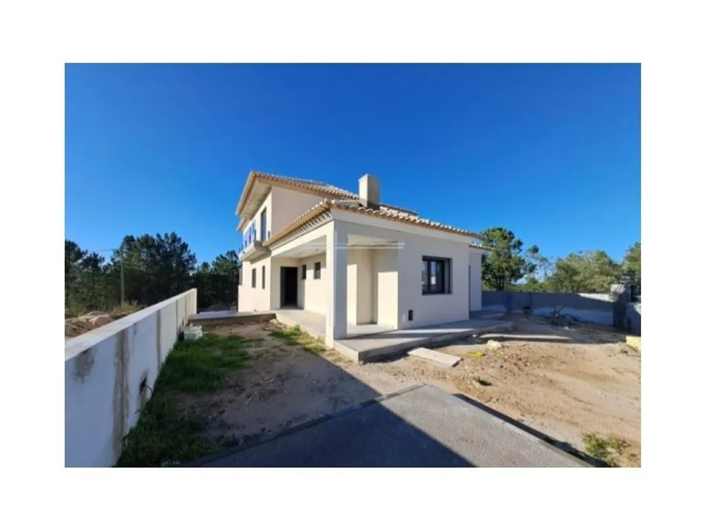 Välivaade - New 4-Bed Villa with Pool in Seixal