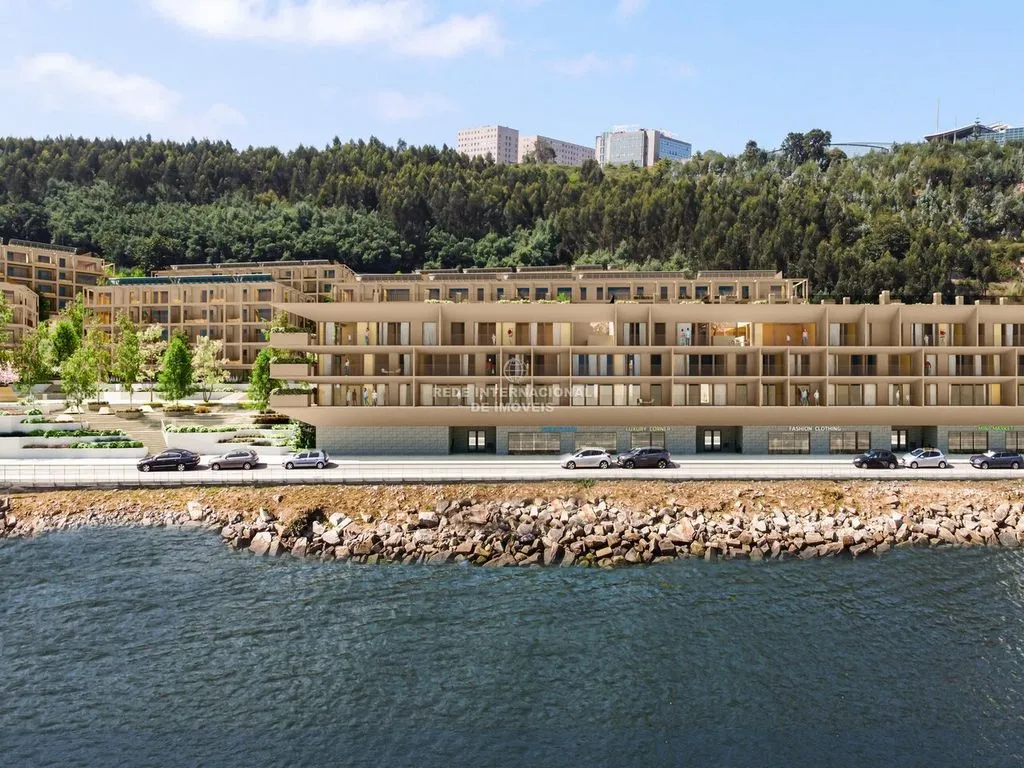 T2 Apartment with River View in Vila Nova de Gaia