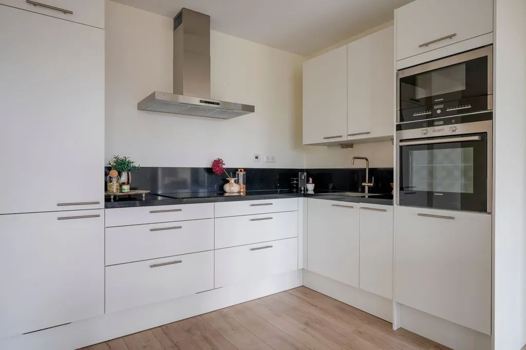 Köök - 3-Bedroom Apartment with Balcony in Utrecht
