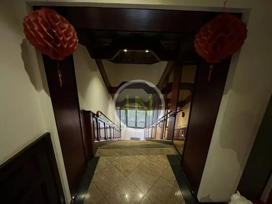 hallway_entrance